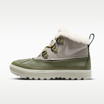 WMNS+NIKE+WOODSIDE+CHUKKA+2.png